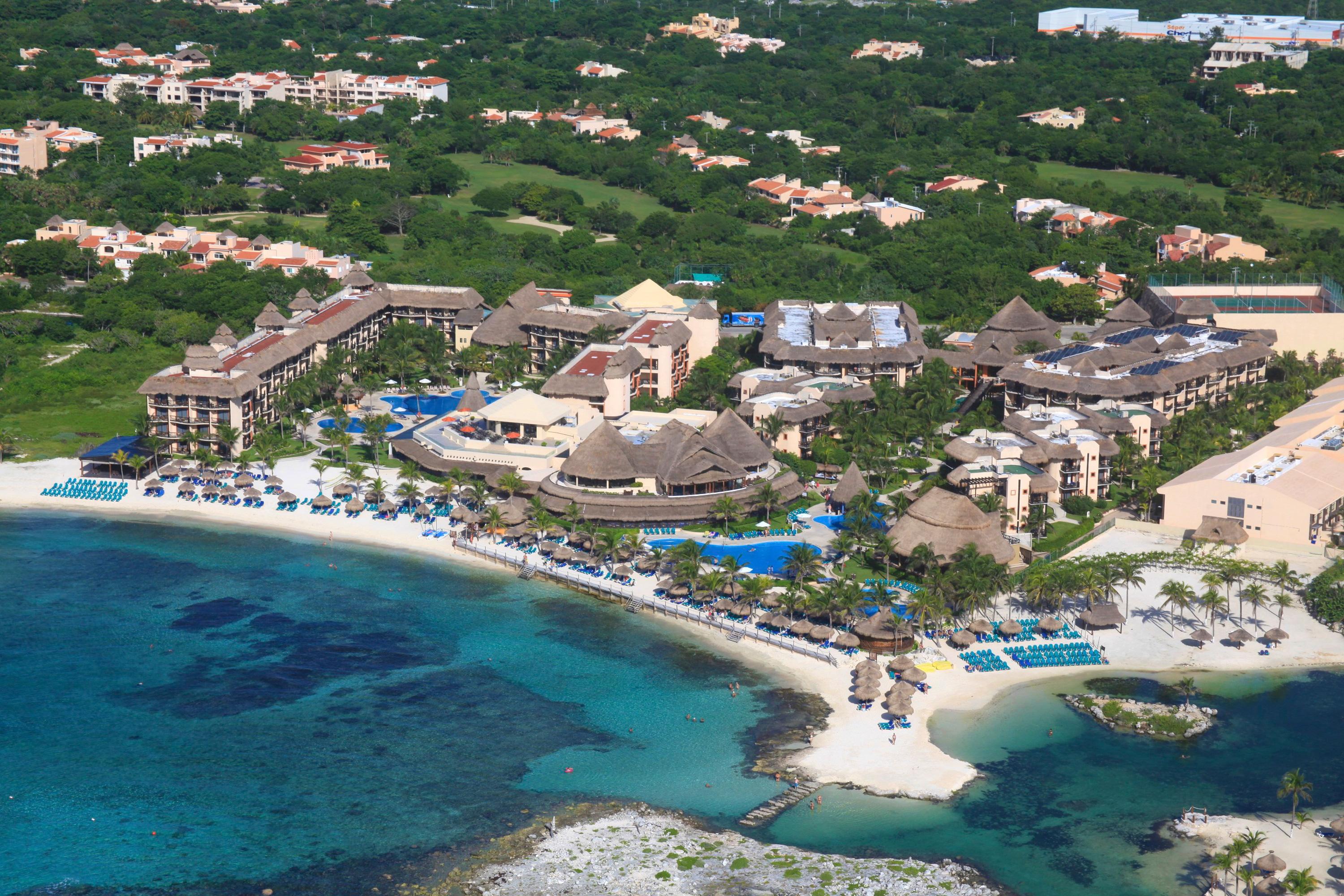 Catalonia Riviera Maya Resort & Spa Puerto Aventuras Exteriér fotografie Aerial view of the resort